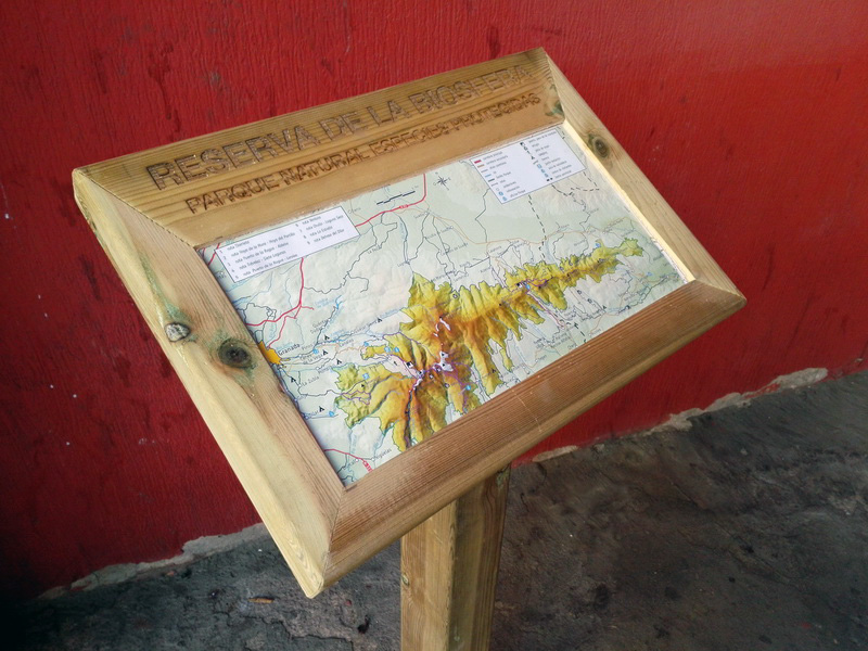 atril informacion rural mapa 4cart.madera metacrilato (21x41_3) 95-113x51x35_5 (20eu.) 1u